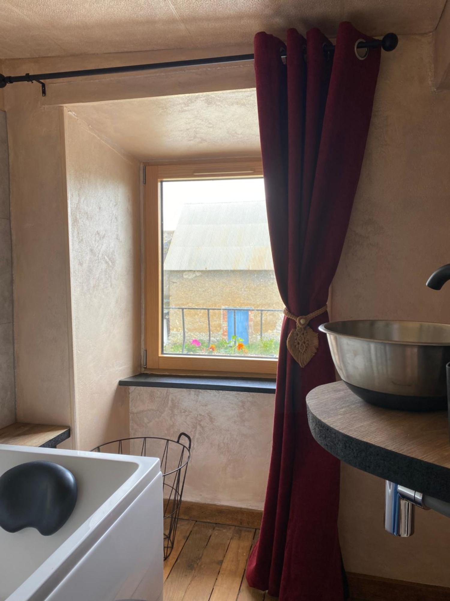 Bed and Breakfast La Pautiere Saint-Sauveur-Lendelin Exterior foto